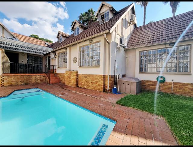 5 BEDROOM HOUSE TO LET IN BEDFORDVIEW